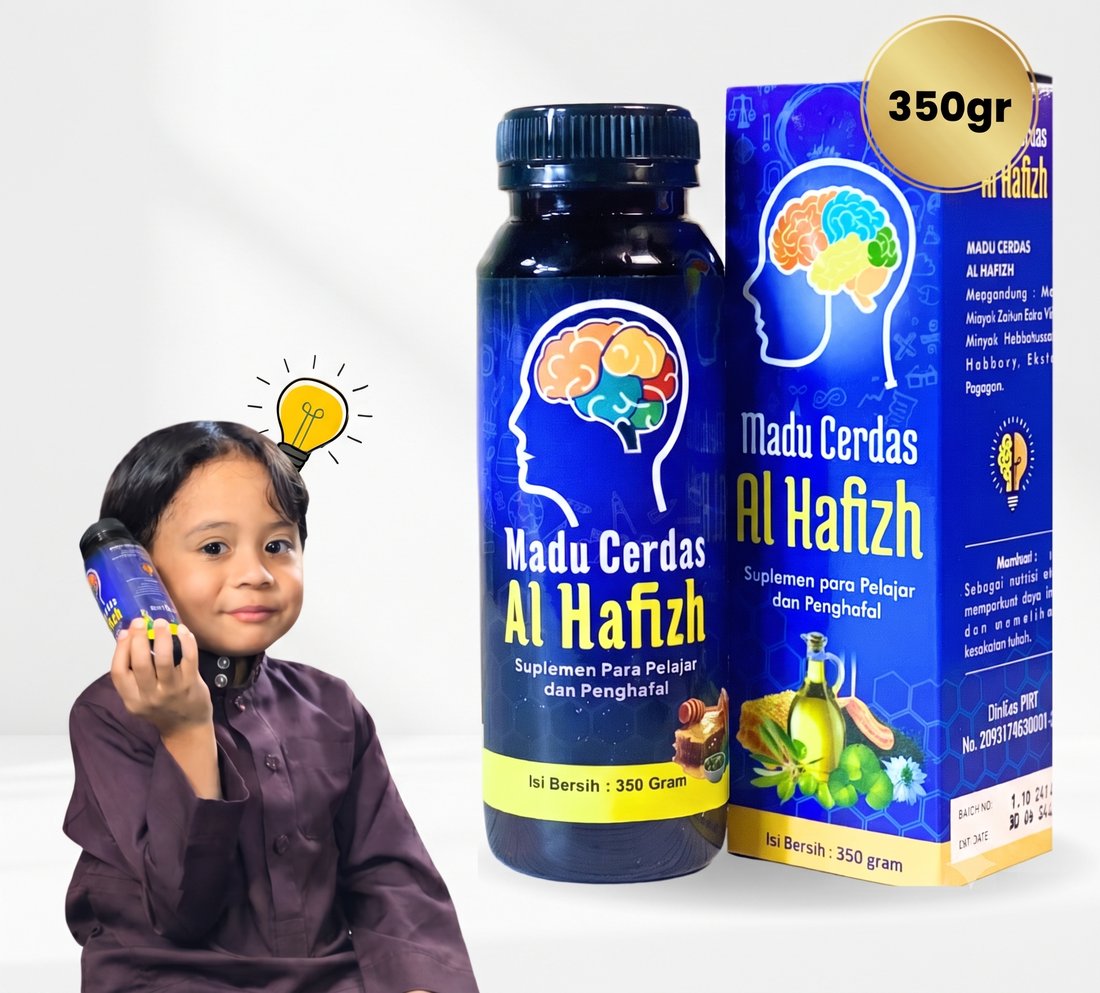 Anak bersama botol dan kemasan Madu Cerdas Al Hafizh 350 gram
